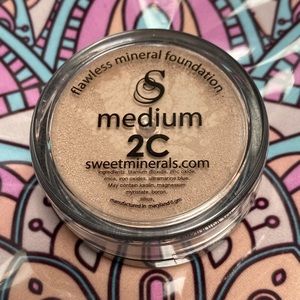 Sweet Minerals Foundation In Medium